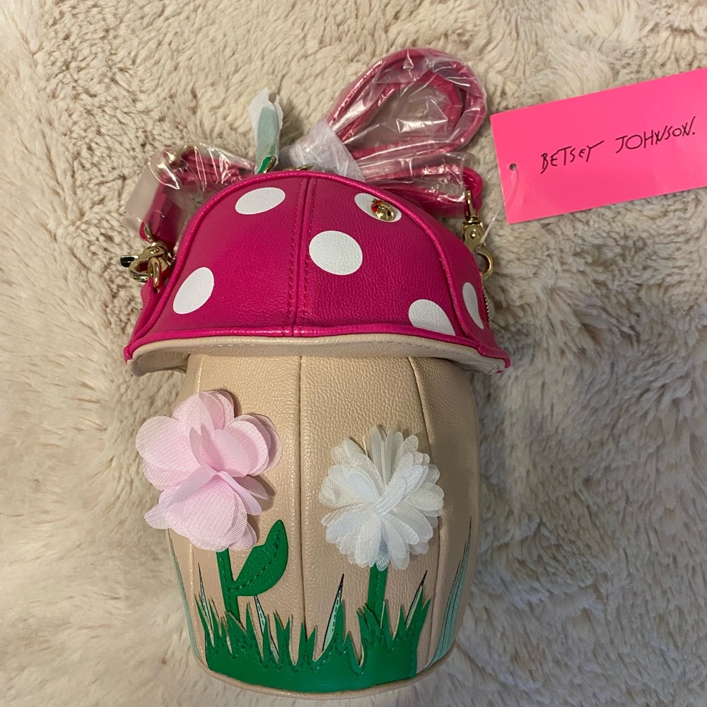 Betsy Johnson fuchsia shroomin mushroom cross body purse